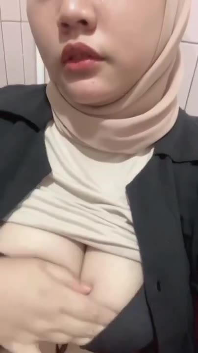 Gadis Hijab Toge Binal Pamer Susu Gede - Tele@asupanjilbab10