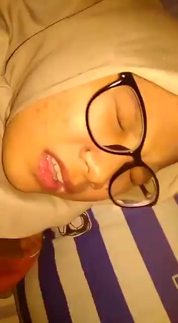 Cewek Berjilbab Dibuat Merintih Keenakan