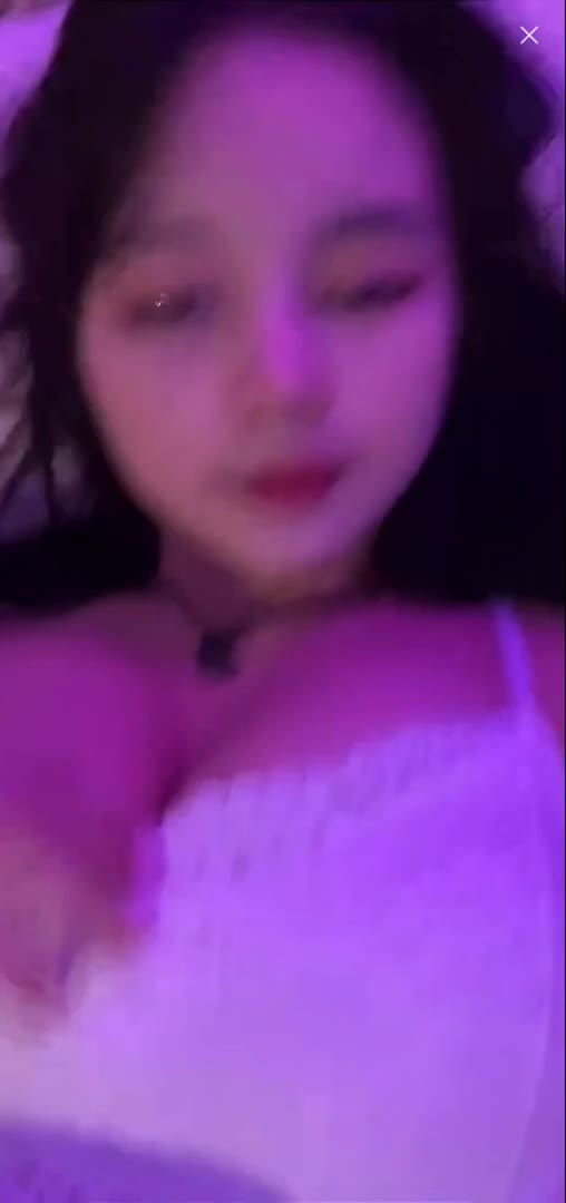 Belahan Dada Kenzy Show Sambil Tiduran Tiktok Simontok Videos Simintok Downloader