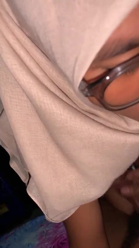 Gadis 18 tahun mendapat crot dimuka xHamster