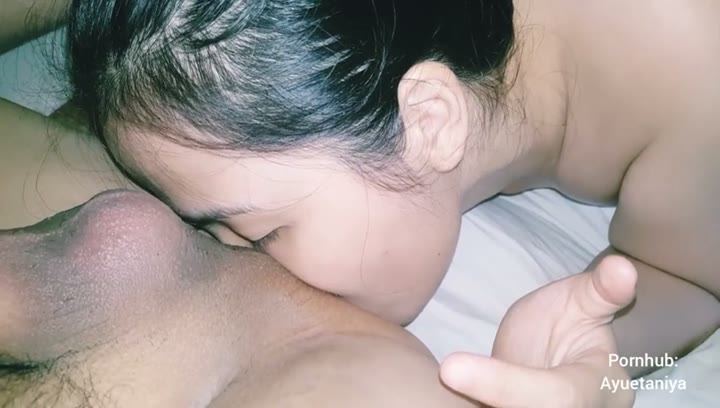 Nikmatnya jilat lubang kencing
