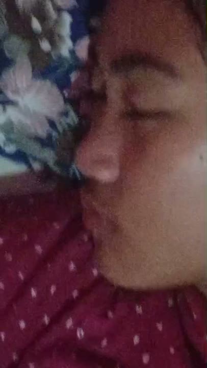 adek tidur pulas