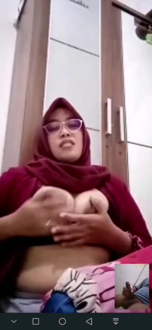 Tante STW Jilbab Tobrut VCS Sama Brondong