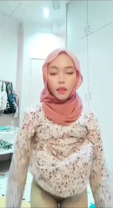 Cewek hijab Indonesia bening banget