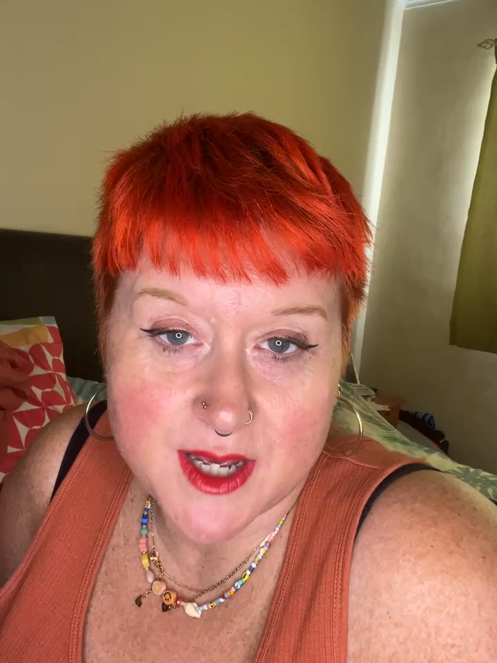 BustyRedxx