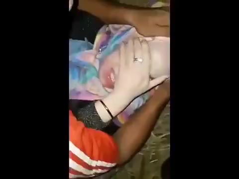 Bokep brondong perkosa tante disemak