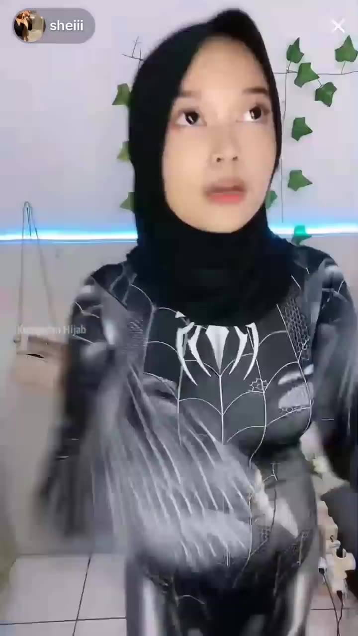 Ukhti cosplay Spiderman - DoodStream