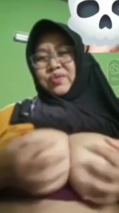 Tante MILF Jilbab Anggota PKS Ternyata Suka VCS Bugil Dan Colmek
