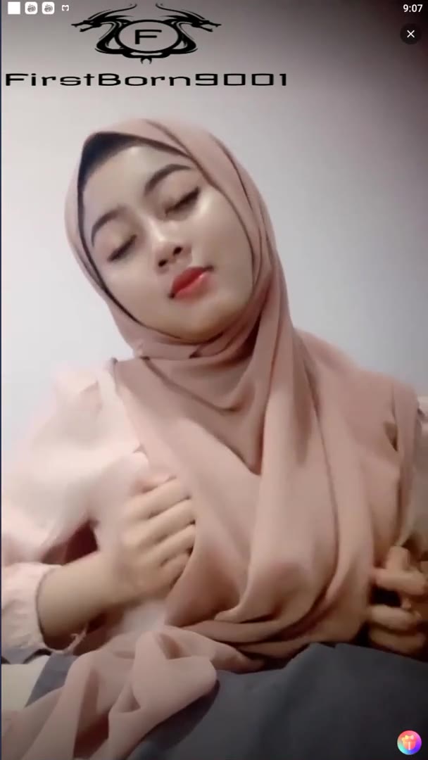 Nella Lepas Jilbab show Toketnya Papaya Live