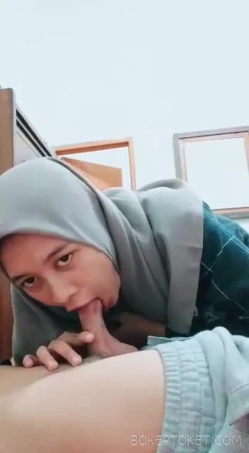 Istri Tetangga Kos Jilbab Cantik Toket Gede Mau Diajak Ngentot