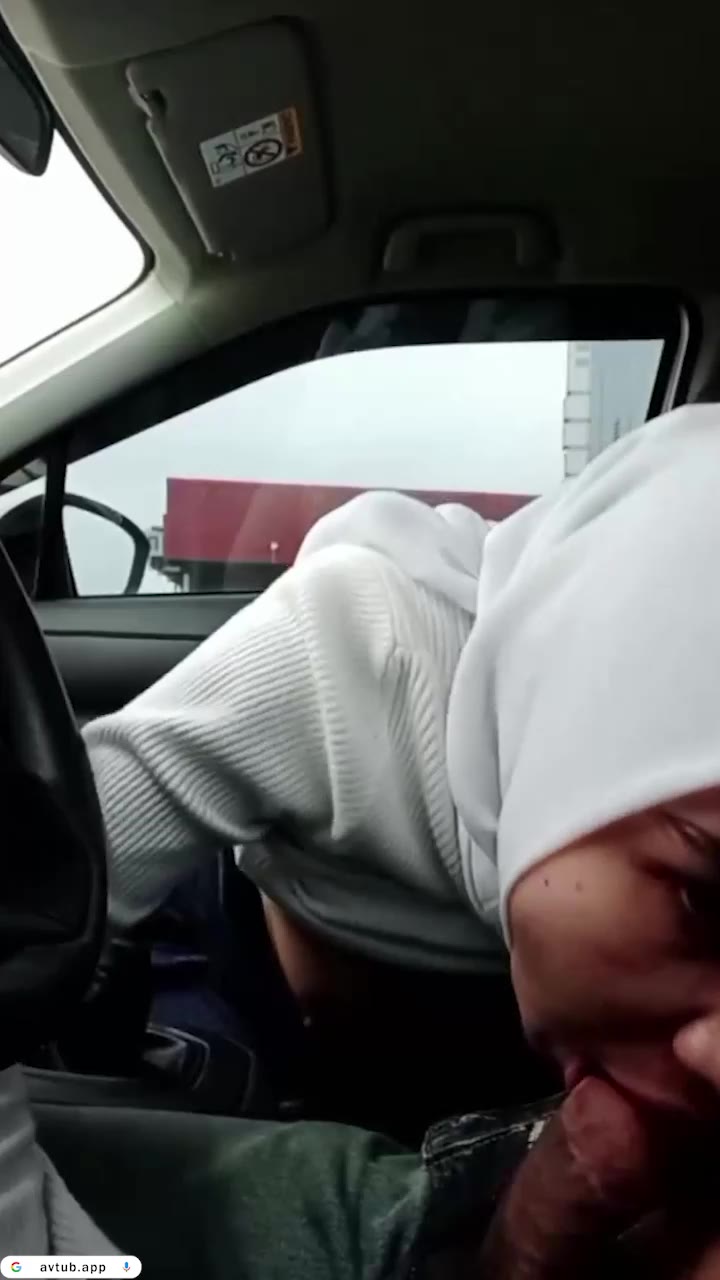 Kerudung Putih Dimobil Enak Gak Sayang mp4