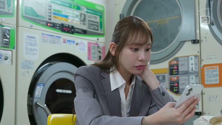 SNOS-283 Kaede Fua, seorang wanita seksi yang muncul di