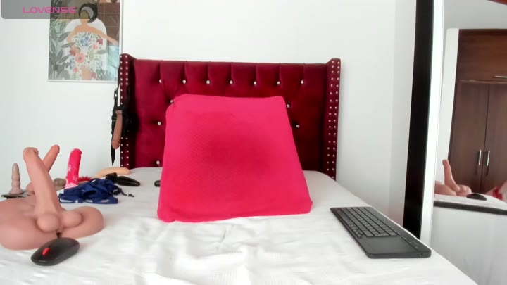 sophivans_milf