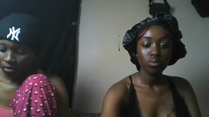lovers_oncam