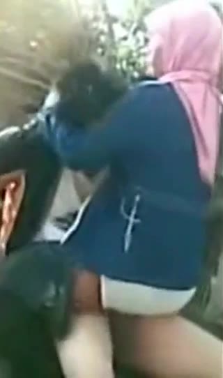Bokep Ngintip Jilbab Ngentot Di Tepi Sungai Lokal Ful Album Dood Bokep31