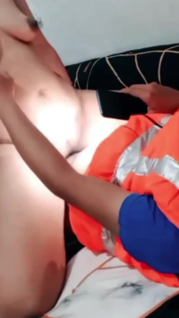 Ibu Dosen Sange Berat Tukang Parkirpun Jadi Pelampiasan Telegram Video Sma Dood