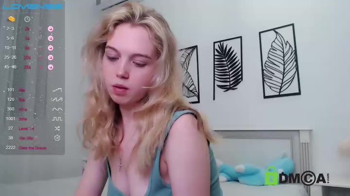 small_blondee