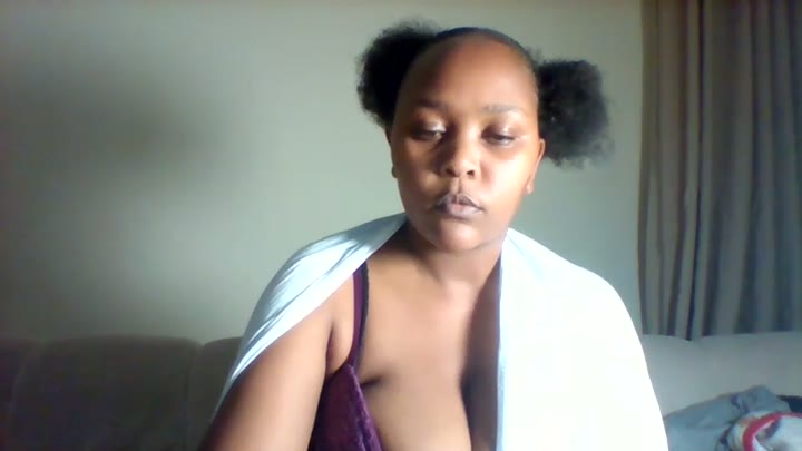 pretty_dee1