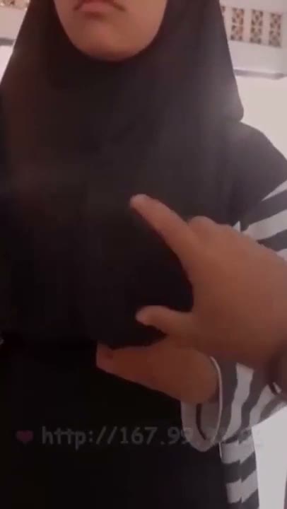 Cewek Hijab Suka Banget Kalo Dipegang Pegang