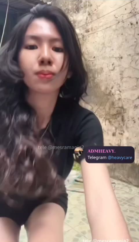 Nona Cantik Eksib di Belakang Rumah - Join