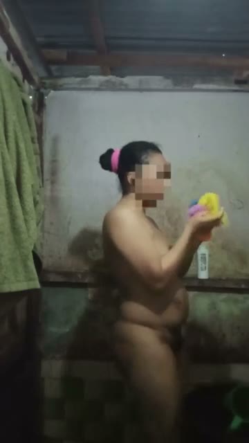 Nonton Bokep Lagi Mandi