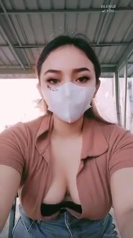 Ravicha Colmek Lagi Di Luar Rumah At Live Omek Dood Stream Video