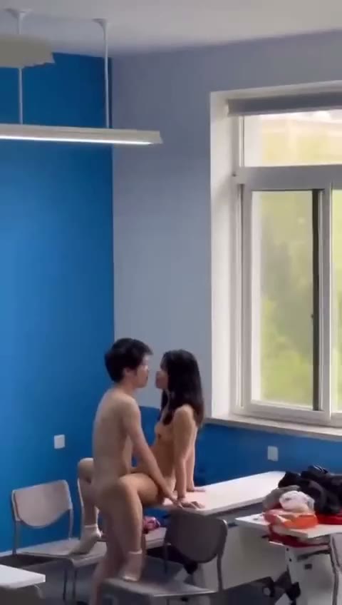 Bokep Indo - Pasangan Mahasiswa Ngewe Bugil Didalam Kelas