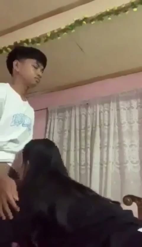Bokep Indo - Pasangan Smea Ngewe Diruang Tamu, Gaya Doggy