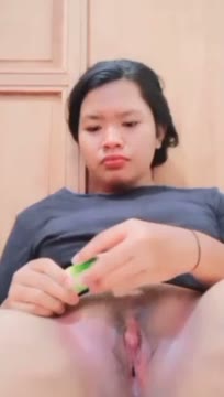 colmek pinknya pakai timun