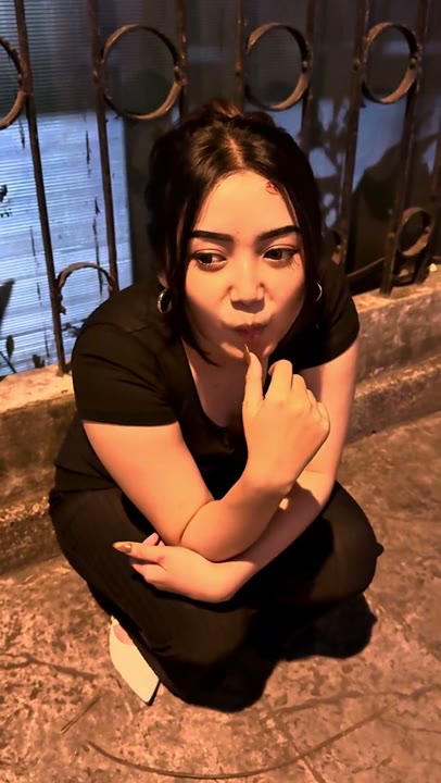 abg open bo pinggir jalan, nangis karna gak laku