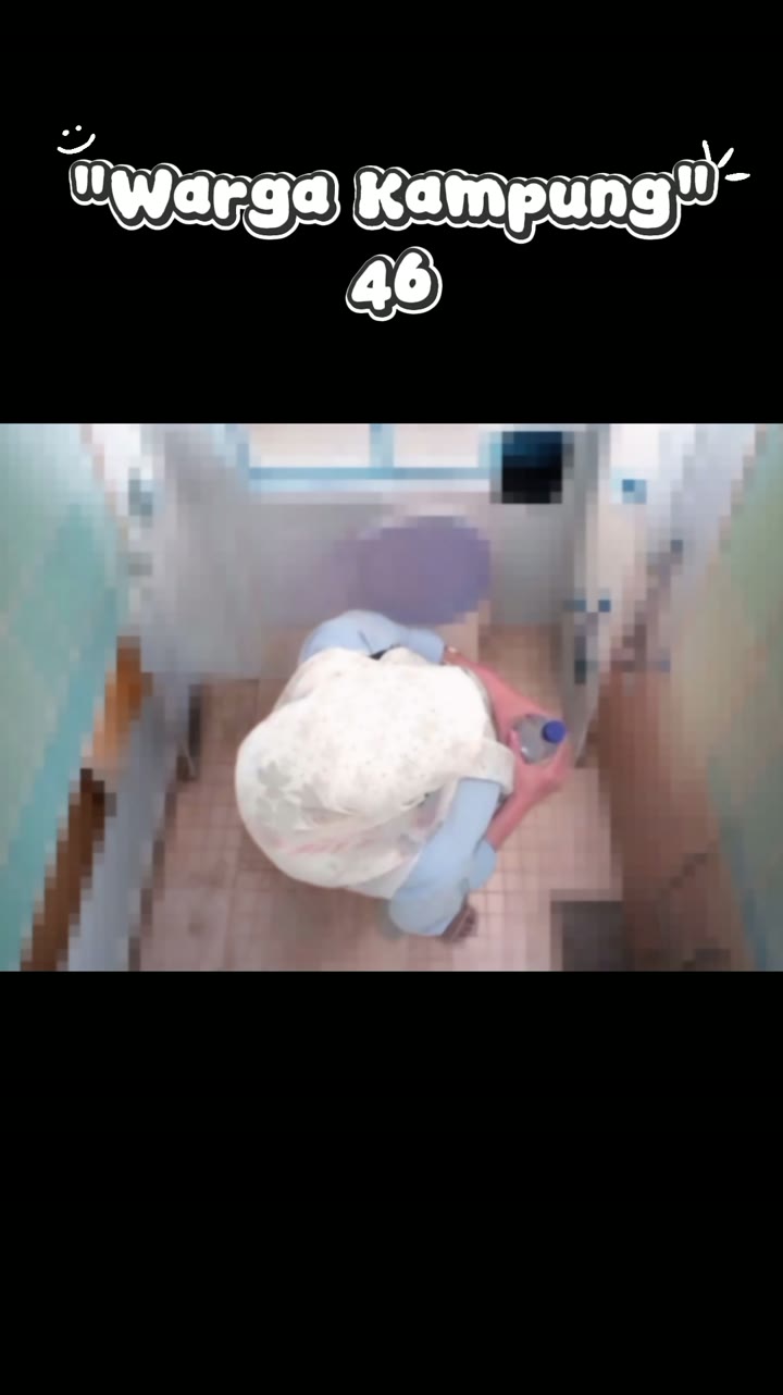 Ciwi Berjilbab Mandi