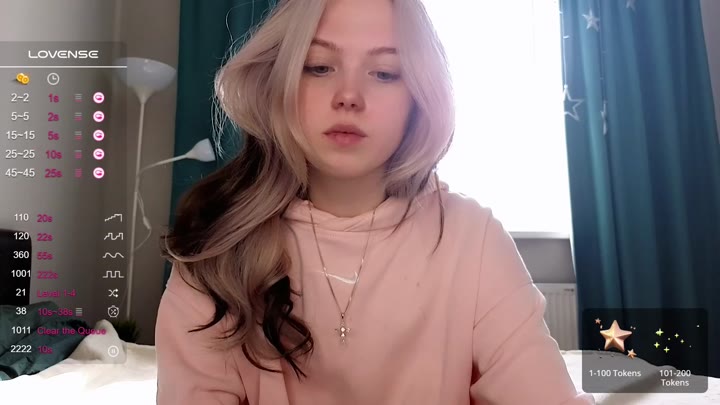 small_blondee