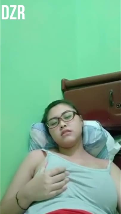 sange banget minta gift uting dicubit