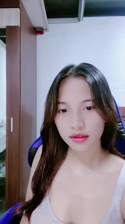 Watch Ceweknya bening banget cuy