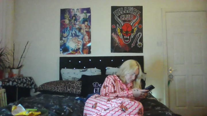 BlazingBaddie420 cam recording