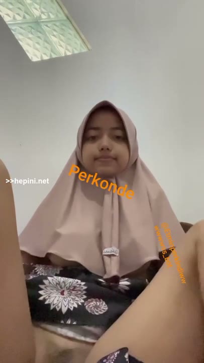 Serly Selvi Colmek Pakai Jilbab