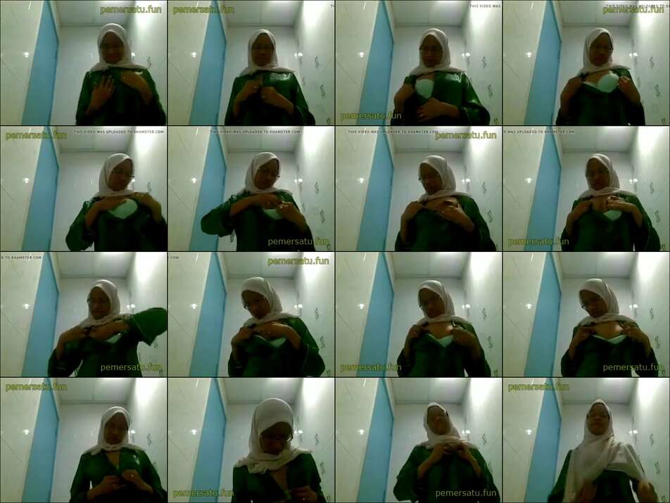 abg jilbab memek item ketagihan kontol item colmek sendiri (1)