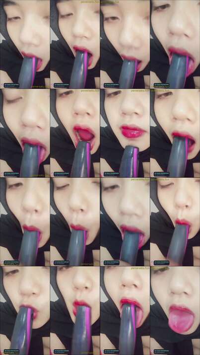 hijab kacamata imut toge sange colok memek (3)