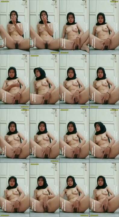 hijaber 18yo colok memek pakai jilbab (2)