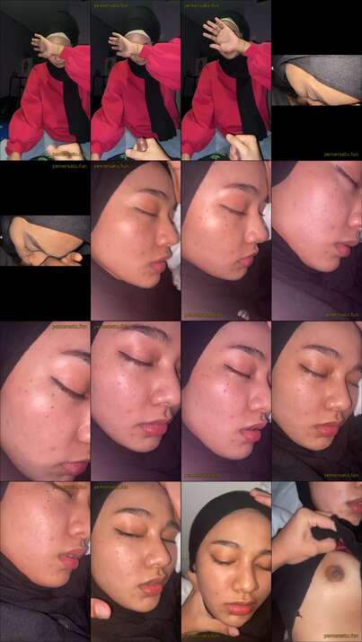 Mahasiswi Jilbab Hitam
