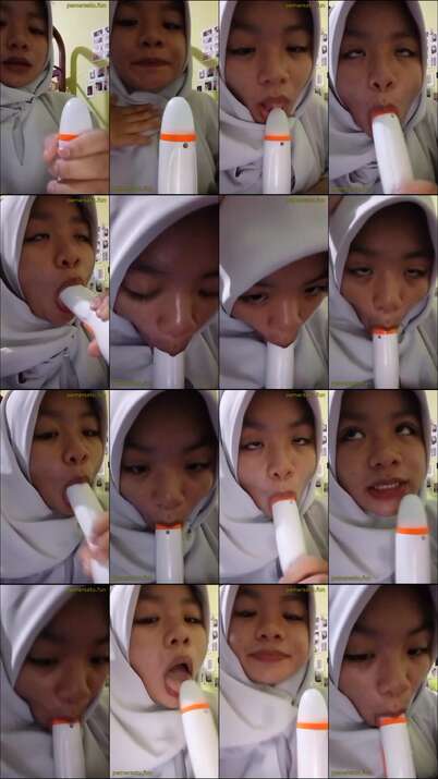 jilbab imut abg 18yo belajar sepong