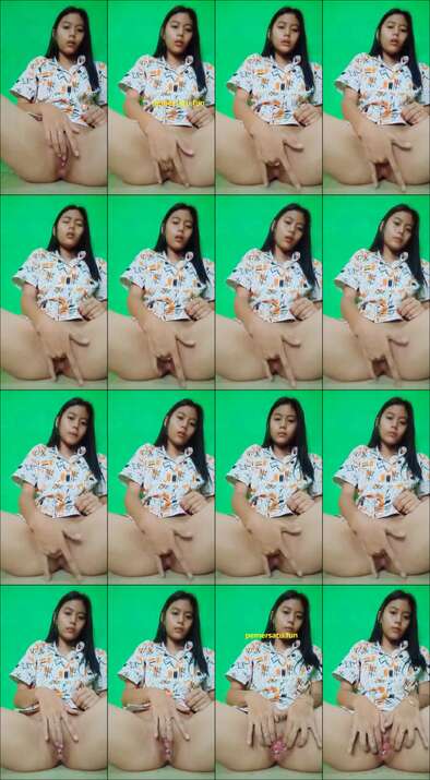 bocil 19yo colok memek sampai crot padahal masih sempit (1)