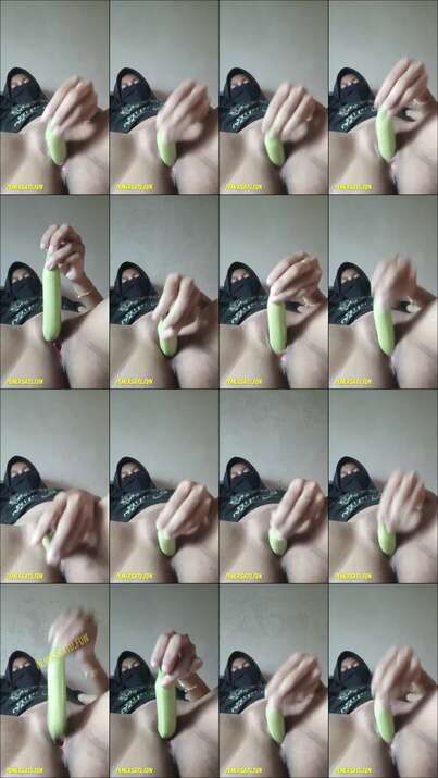 jilbab hitam colmek pakai pisang