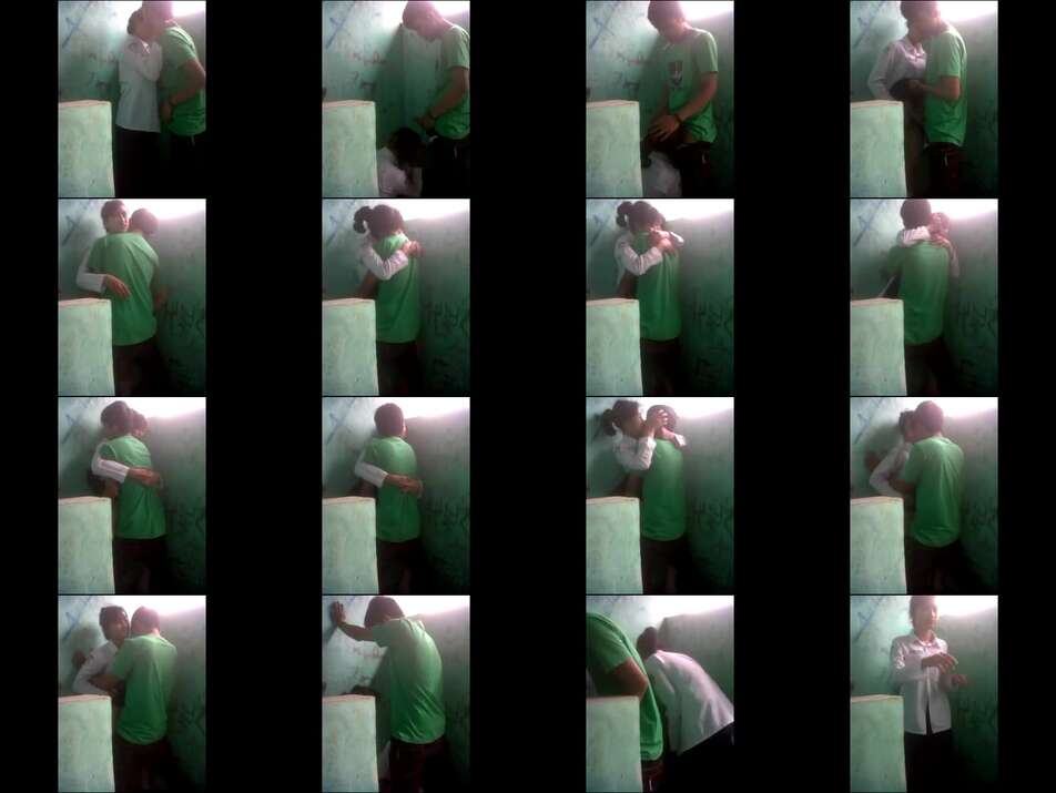 anak SMP di toilet sekolah