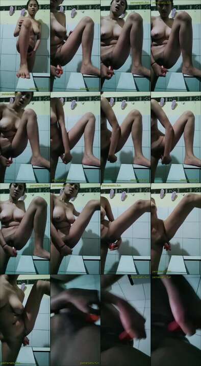 tiktoker kasir superindo colok memek di wc pakai botol biar lebar (16)