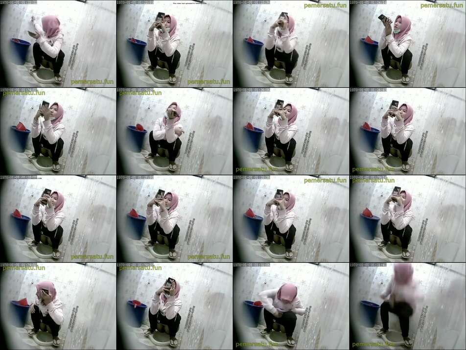 Intip kakak Kencing