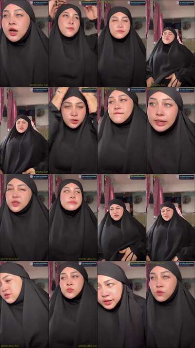 hijab tobrut sange omek sepong ngewe (24)