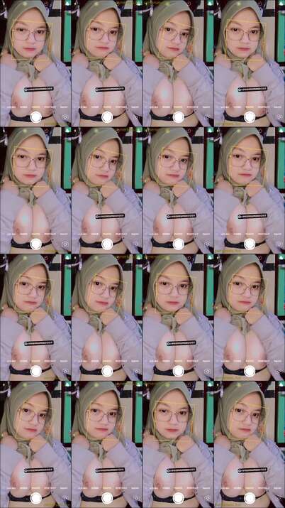 hijab kacamata cantik sange toket mulus (4)