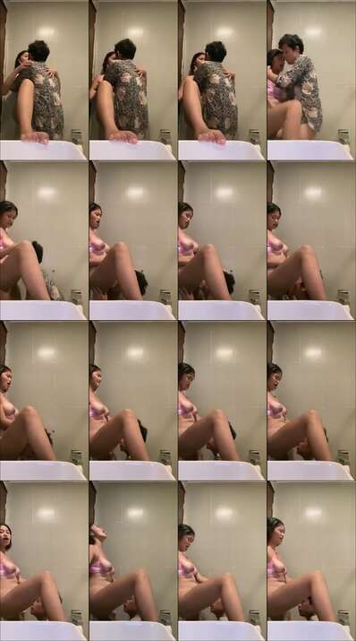 kegiatan abg di toilet mgewenya bikin iri 02