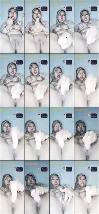 ABG Hijab Suka Sodok Dildo